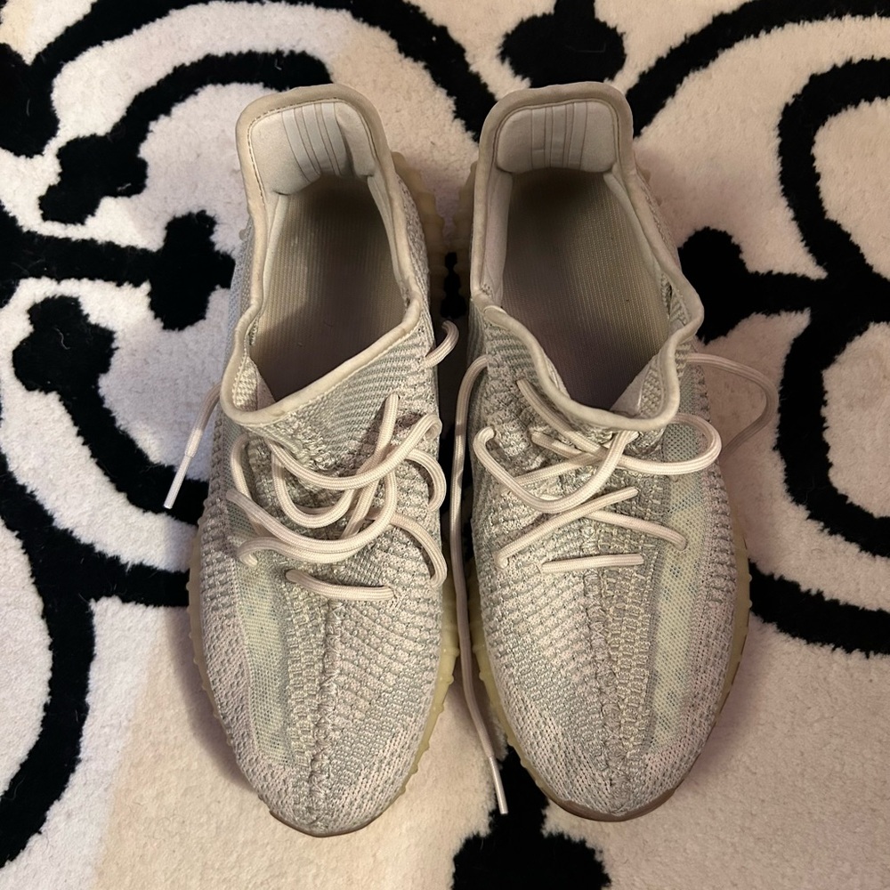 Men’s Yeezy Boost 350 V2 Citrin Non-Reflective Sneaker